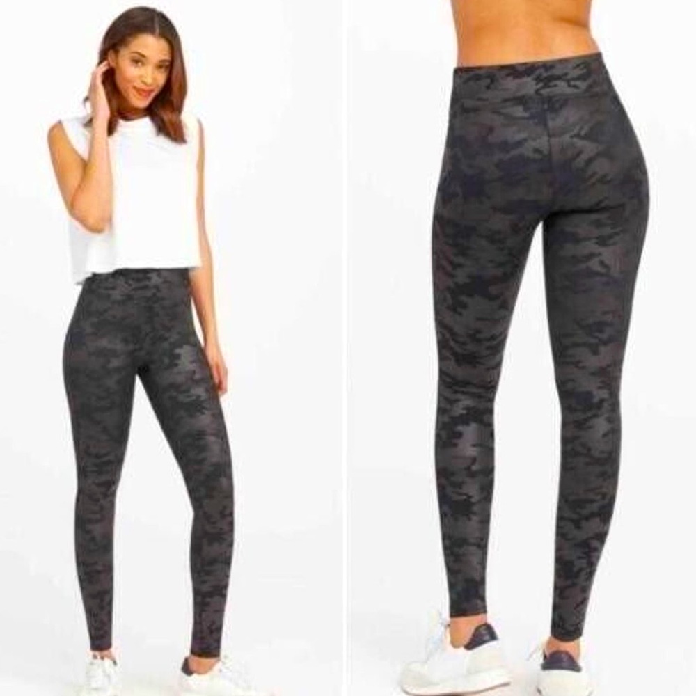 SPANX FAUX LEATHER BLACK MATTE CAMO PRINT LEGGING SMALL - Picture 2 of 14
